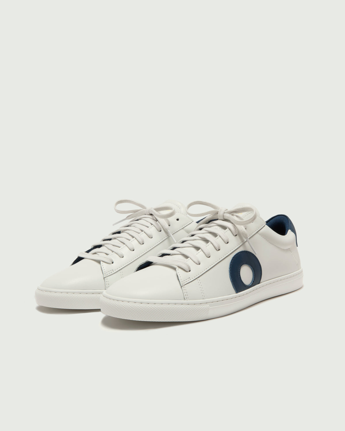 Low 1 | White / Navy (Orthopedic)